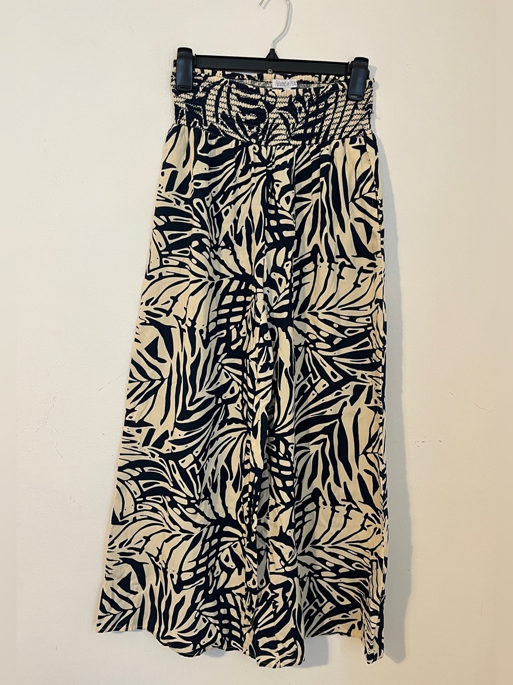 Patrons of Peace Black Cream Tropical Print  wide Leg Pants size S antropologie